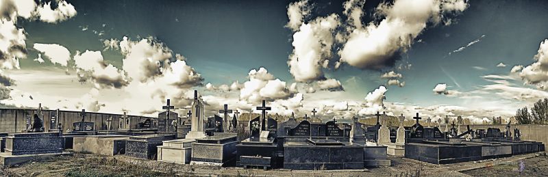 Nubes sobre el cementerio.jpg